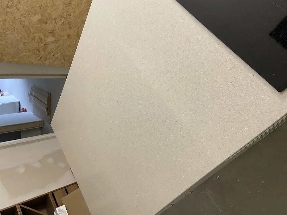 Køkkenbordplade i Silestone Royal Reef, Tjurkö – billede 5