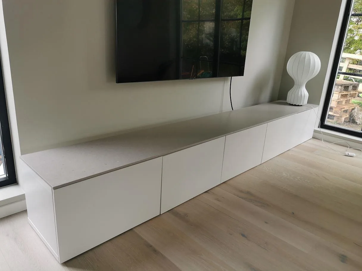 Bordplade i Silestone Royal Reef til mediemøbel, Trelleborg