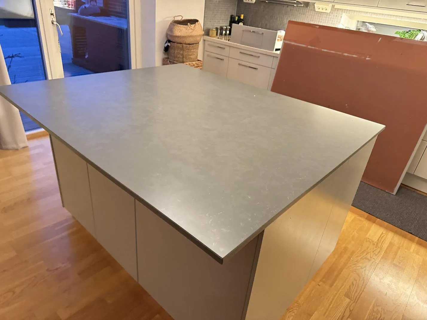 Køkkenbordplade i Silestone Seaport, Höllviken – billede 2