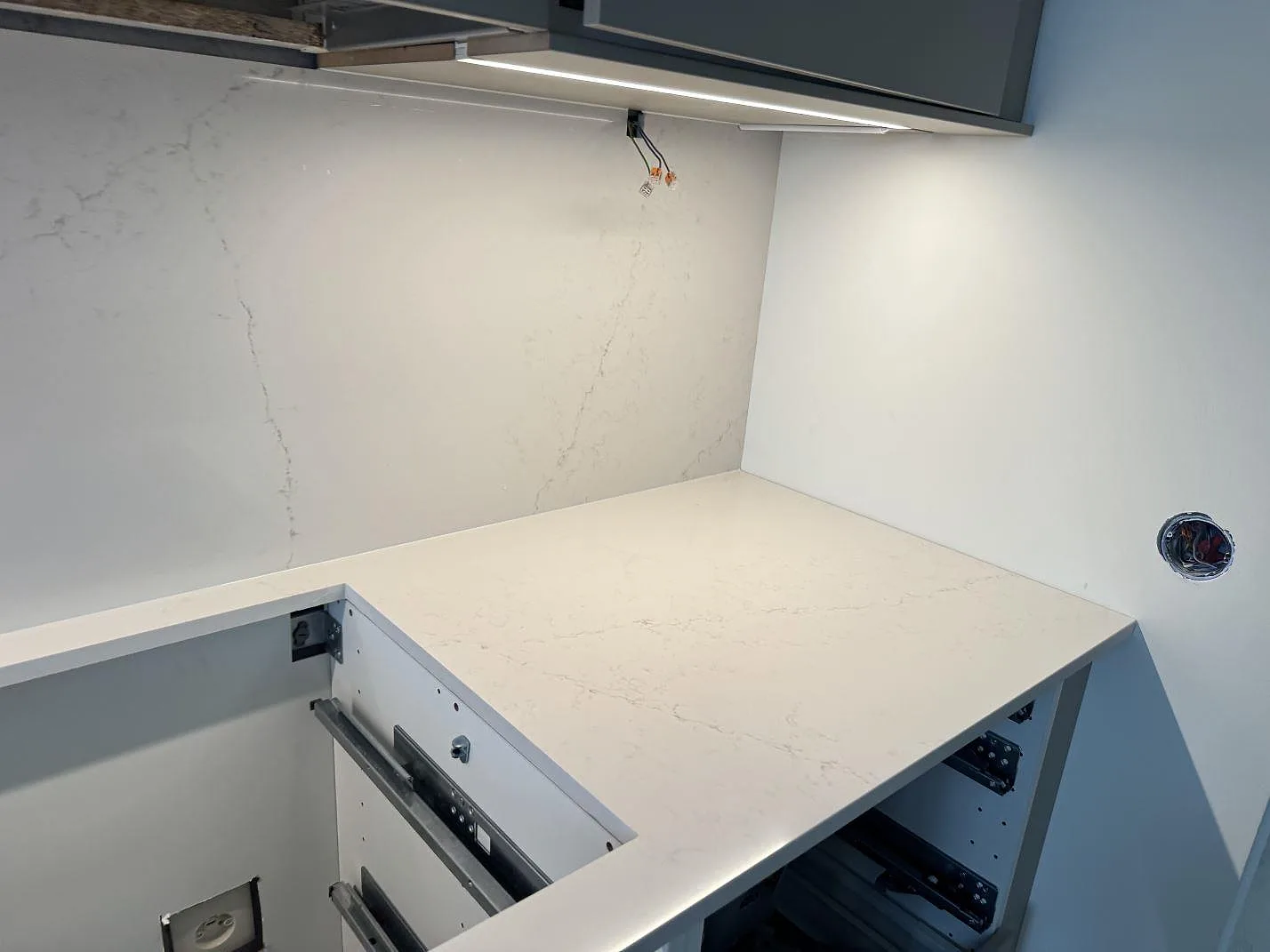 Køkkenbordplade i Silestone Siberian frost, Limhamn – billede 4