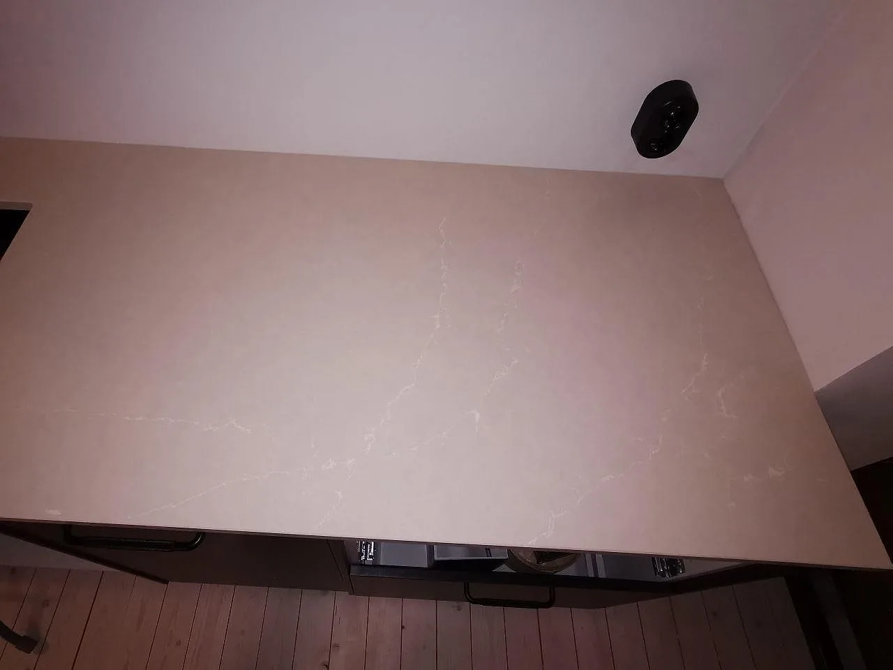 Køkkenbordplade i Silestone Silken Pearl, Malmö – billede 5