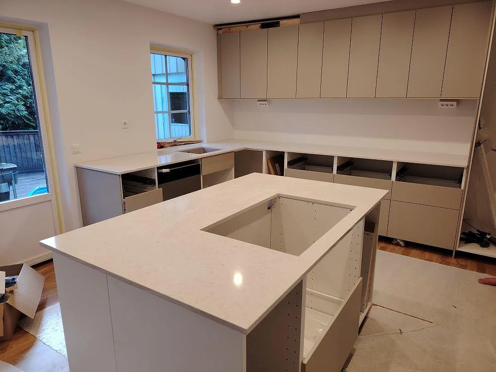 Køkkenbordplade i Silestone Snowy Ibiza, Åkersberga – billede 2