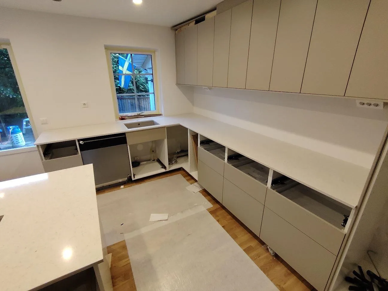 Gennemført projekt: Køkkenbordplade i Silestone Snowy Ibiza, Åkersberga.