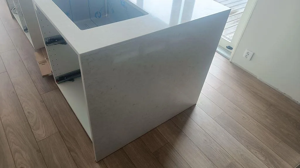 Køkkenbordplade i Silestone Snowy Ibiza, Åskloster – billede 5
