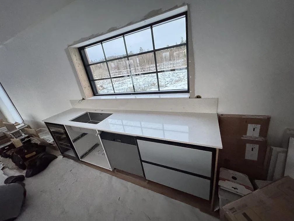 Køkkenbordplade i Silestone Snowy Ibiza, Alvesta – billede 2