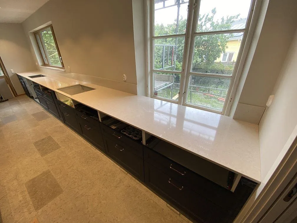 Køkkenbordplade i Silestone Snowy Ibiza, Arlöv – billede 2