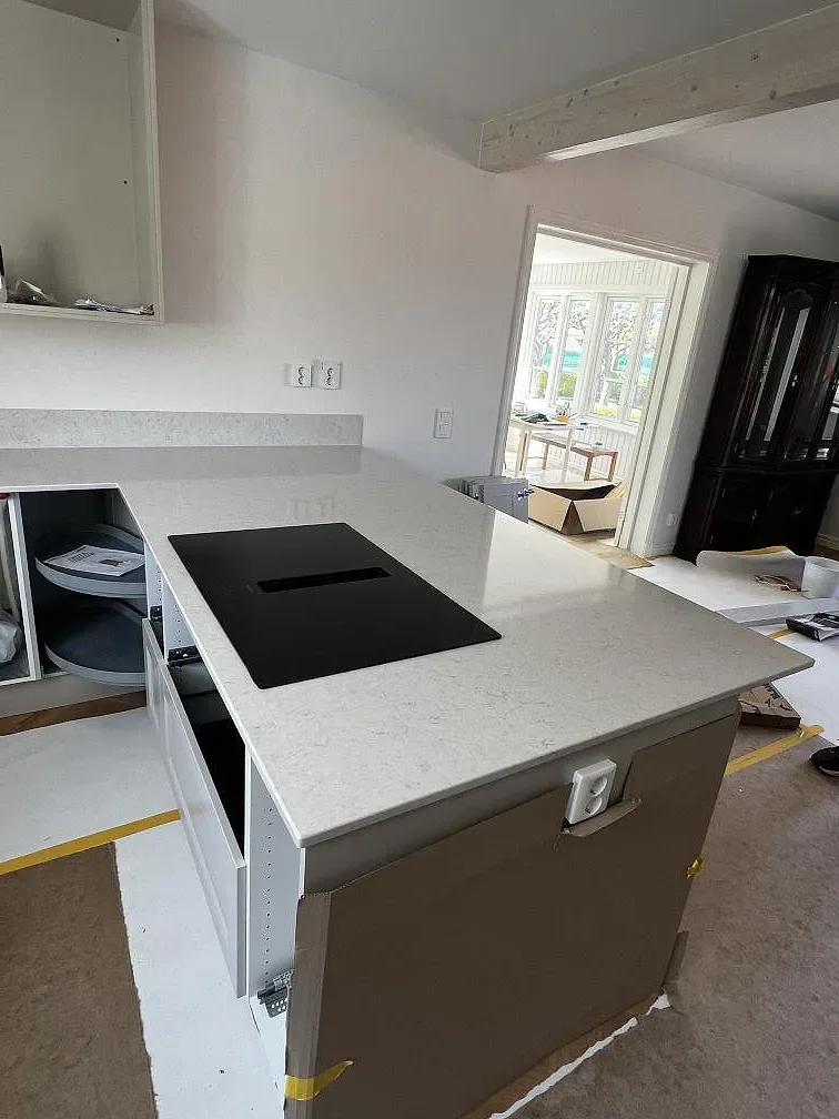 Køkkenbordplade i Silestone Snowy Ibiza, Båstad – billede 2