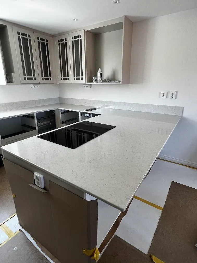 Køkkenbordplade i Silestone Snowy Ibiza, Båstad – billede 3