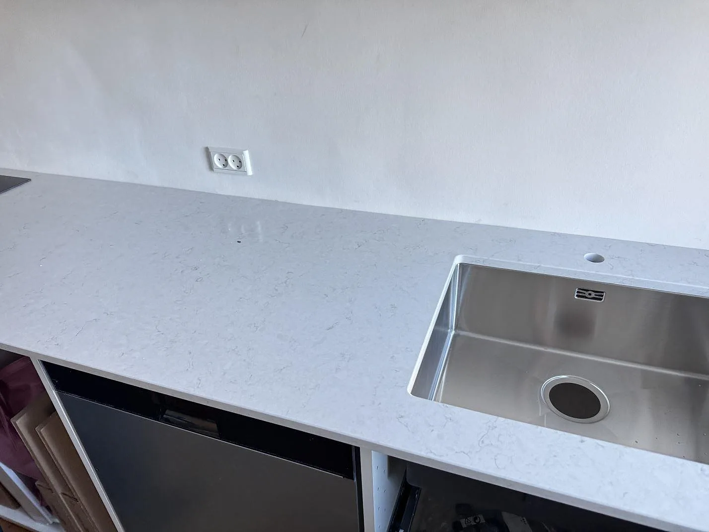Køkkenbordplade i Silestone Snowy Ibiza, Bagsværd – billede 5