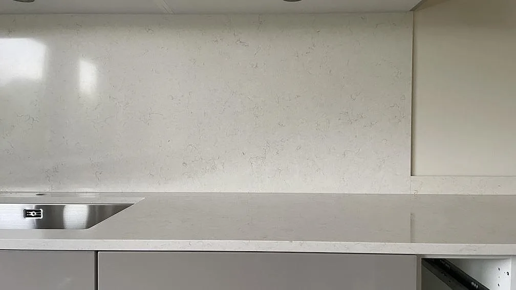 Køkkenbordplade i Silestone Snowy Ibiza, Bjärred – billede 2