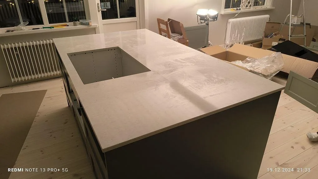 Køkkenbordplade i Silestone Snowy Ibiza, Bjursås – billede 3
