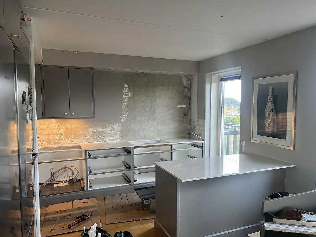 Gennemført projekt: Køkkenbordplade i Silestone Snowy Ibiza, Borås.