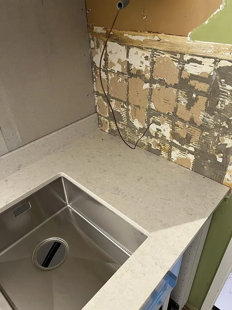 Køkkenbordplade i Silestone Snowy Ibiza, Borrby – billede 4