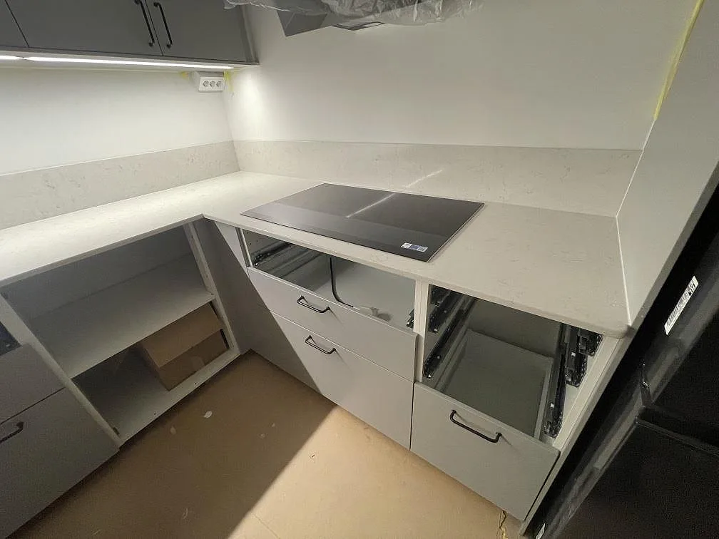 Køkkenbordplade i Silestone Snowy Ibiza, Bromma – billede 4