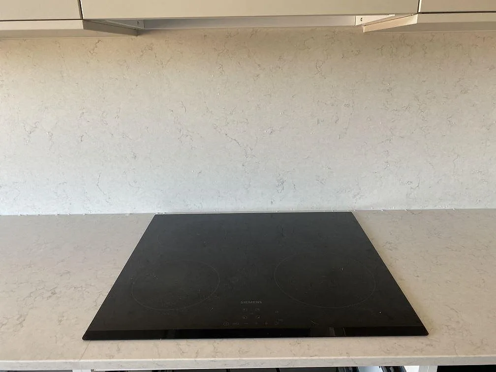 Køkkenbordplade i Silestone Snowy Ibiza, Bunkeflostrand – billede 3