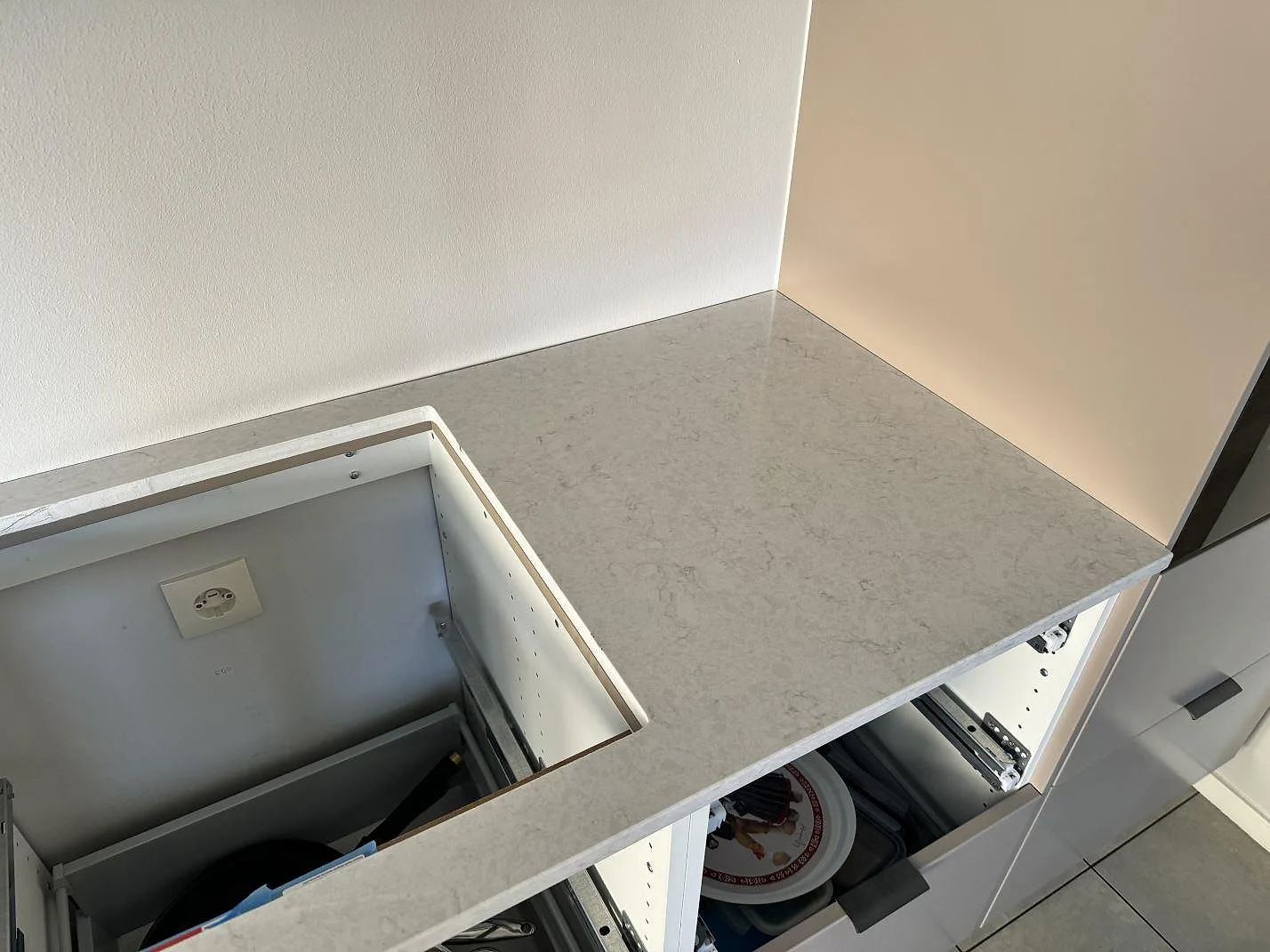 Køkkenbordplade i Silestone Snowy Ibiza, Bunkeflostrand – billede 7