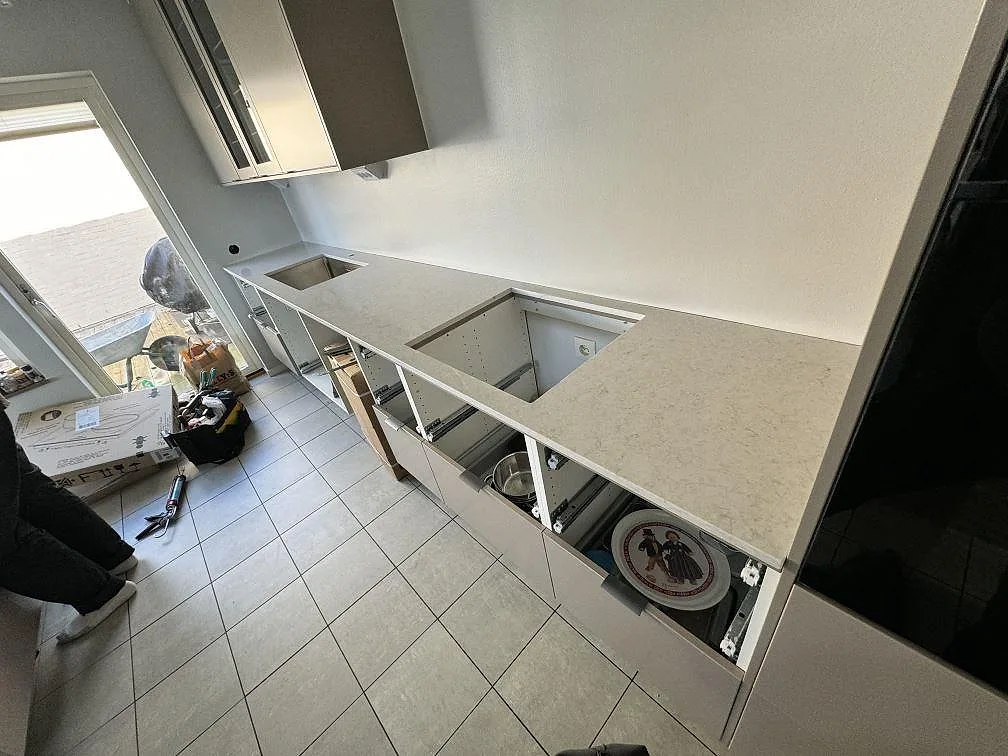 Køkkenbordplade i Silestone Snowy Ibiza, Bunkeflostrand – billede 3