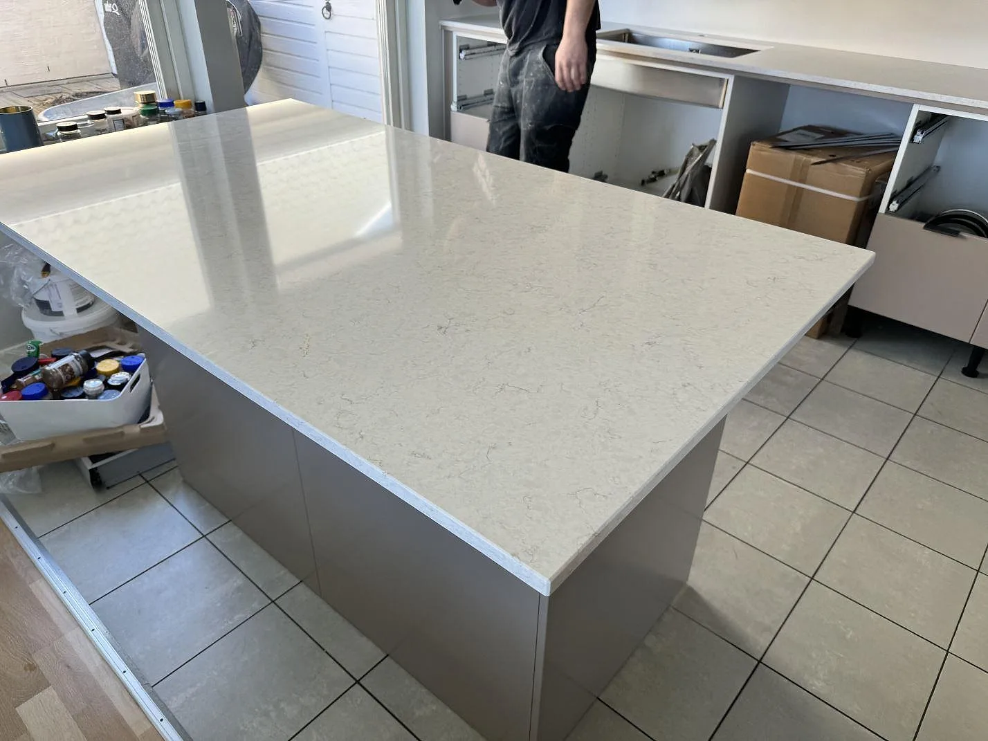 Køkkenbordplade i Silestone Snowy Ibiza, Bunkeflostrand – billede 2