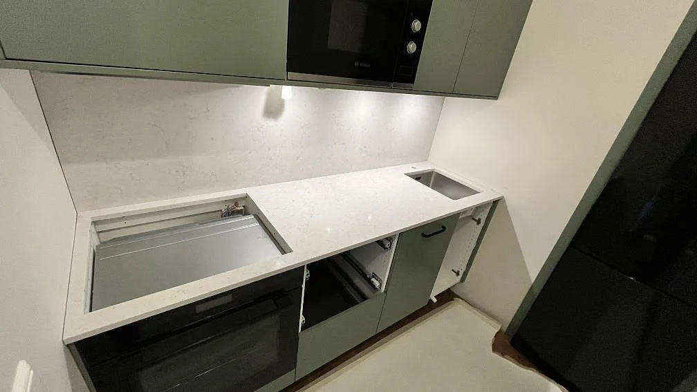 Køkkenbordplade i Silestone Snowy Ibiza, Danderyd – billede 2