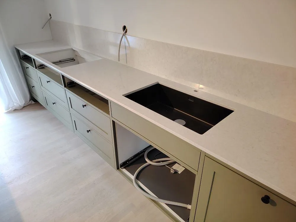 Køkkenbordplade i Silestone Snowy Ibiza, Ekerö – billede 2