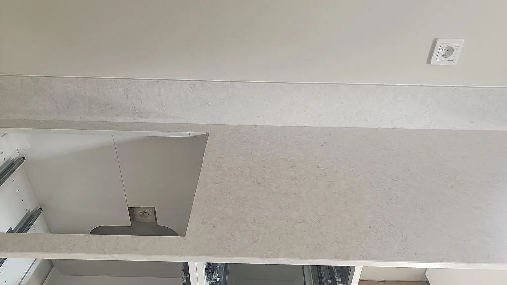 Køkkenbordplade i Silestone Snowy Ibiza, Falkenberg – billede 4