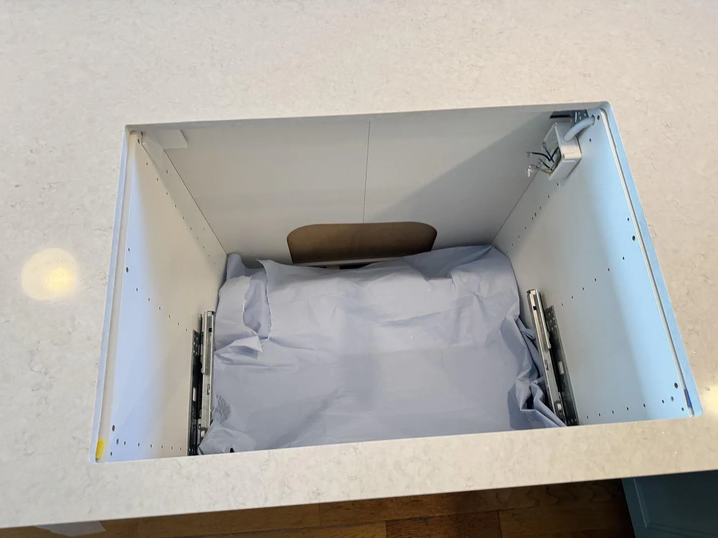 Køkkenbordplade i Silestone Snowy Ibiza, Falkenberg – billede 8