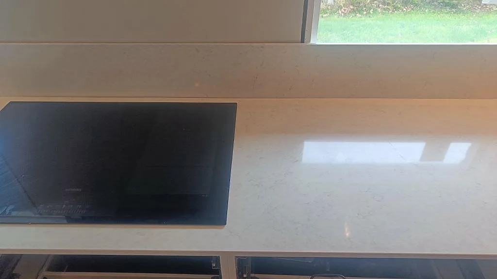 Køkkenbordplade i Silestone Snowy Ibiza, Fjärås – billede 8
