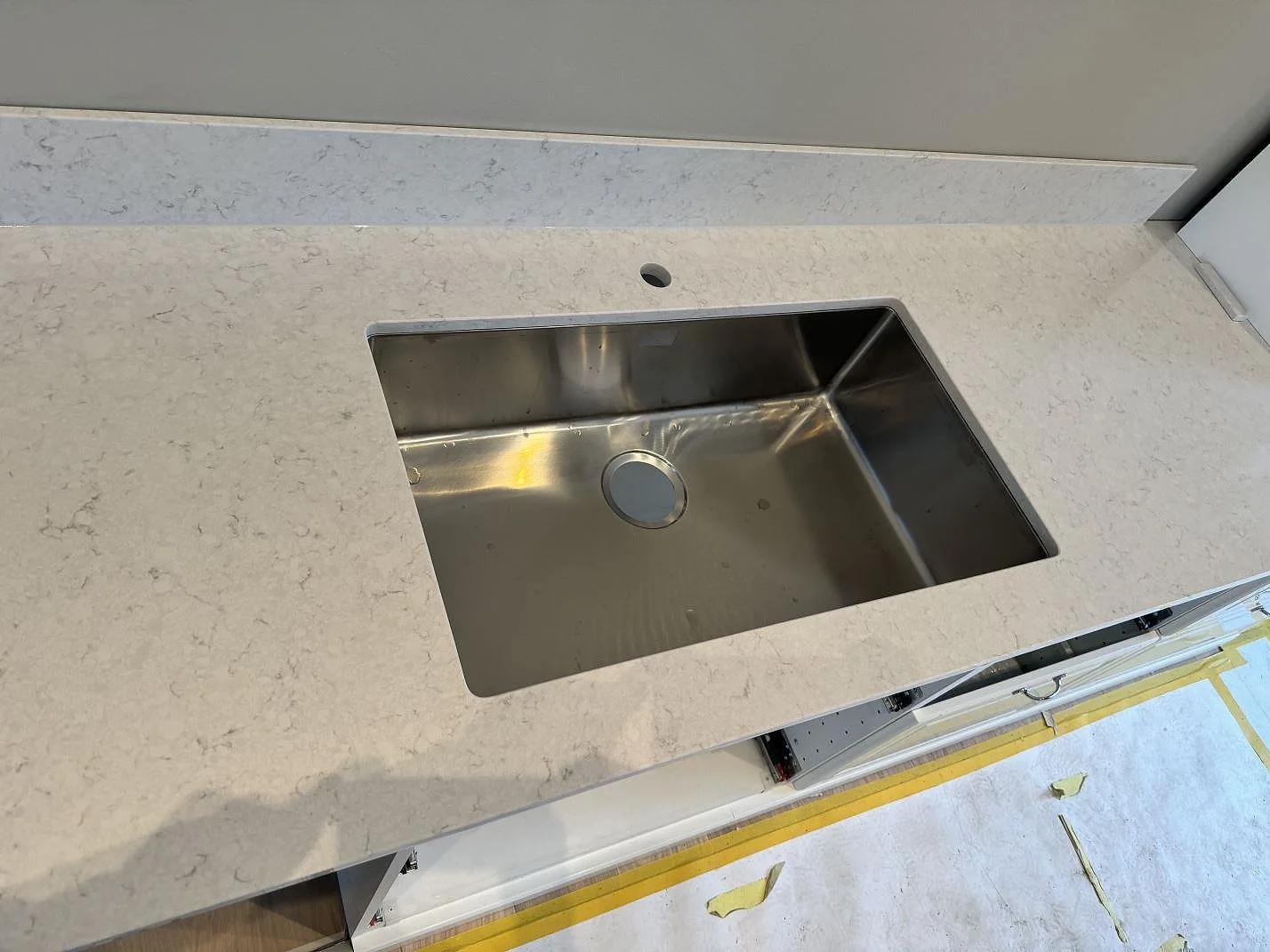 Køkkenbordplade i Silestone Snowy Ibiza, Frillesås – billede 5