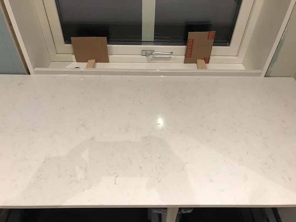 Køkkenbordplade i Silestone Snowy Ibiza, Furuby – billede 4