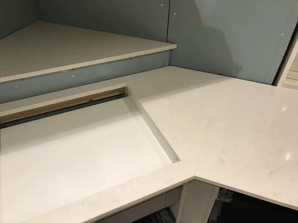 Køkkenbordplade i Silestone Snowy Ibiza, Furuby – billede 7