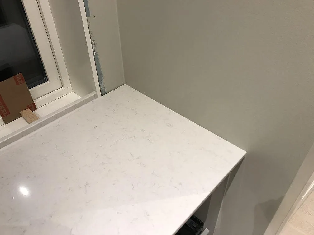 Køkkenbordplade i Silestone Snowy Ibiza, Furuby – billede 5