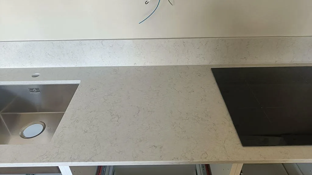Køkkenbordplade i Silestone Snowy Ibiza, Gislaved – billede 4