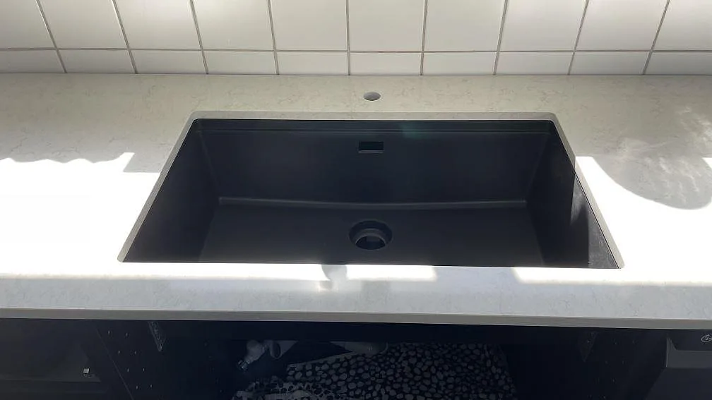 Køkkenbordplade i Silestone Snowy Ibiza, Glumslöv – billede 2