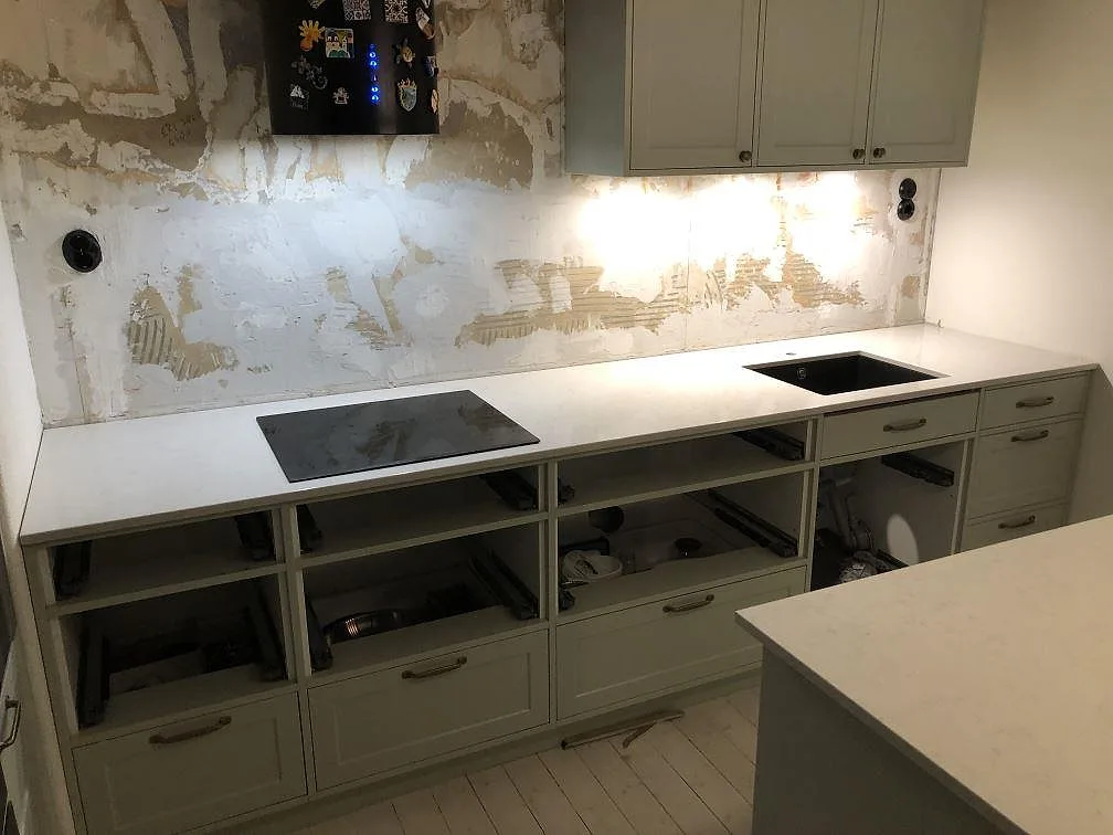 Køkkenbordplade i Silestone Snowy Ibiza, Göteborg – billede 4