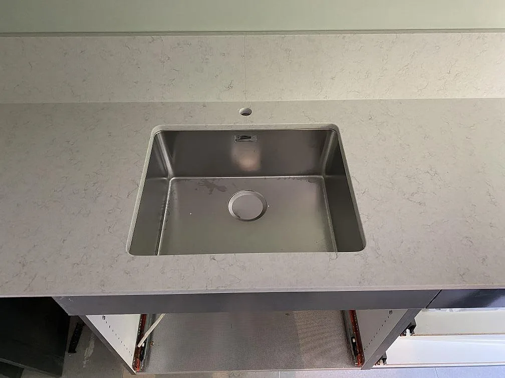 Køkkenbordplade i Silestone Snowy Ibiza, Göteborg – billede 2