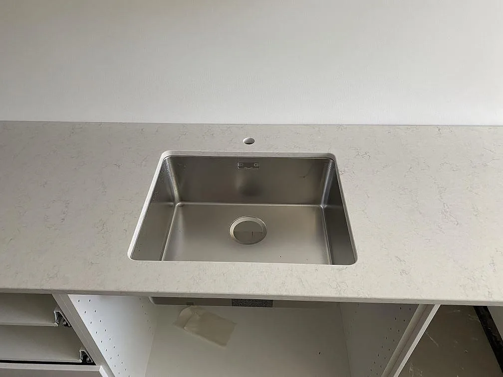 Køkkenbordplade i Silestone Snowy Ibiza, Göteborg – billede 2