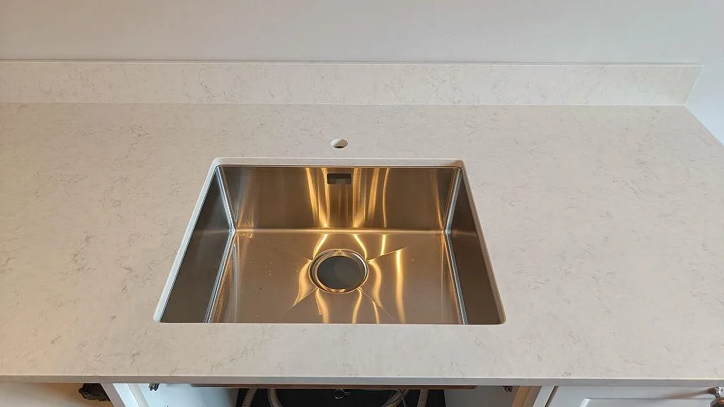 Køkkenbordplade i Silestone Snowy Ibiza, Göteborg – billede 4