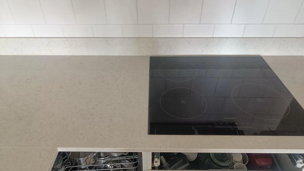 Køkkenbordplade i Silestone Snowy Ibiza, Göteborg – billede 3