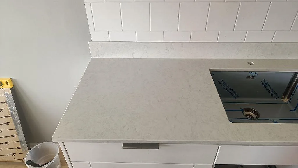 Køkkenbordplade i Silestone Snowy Ibiza, Göteborg – billede 5