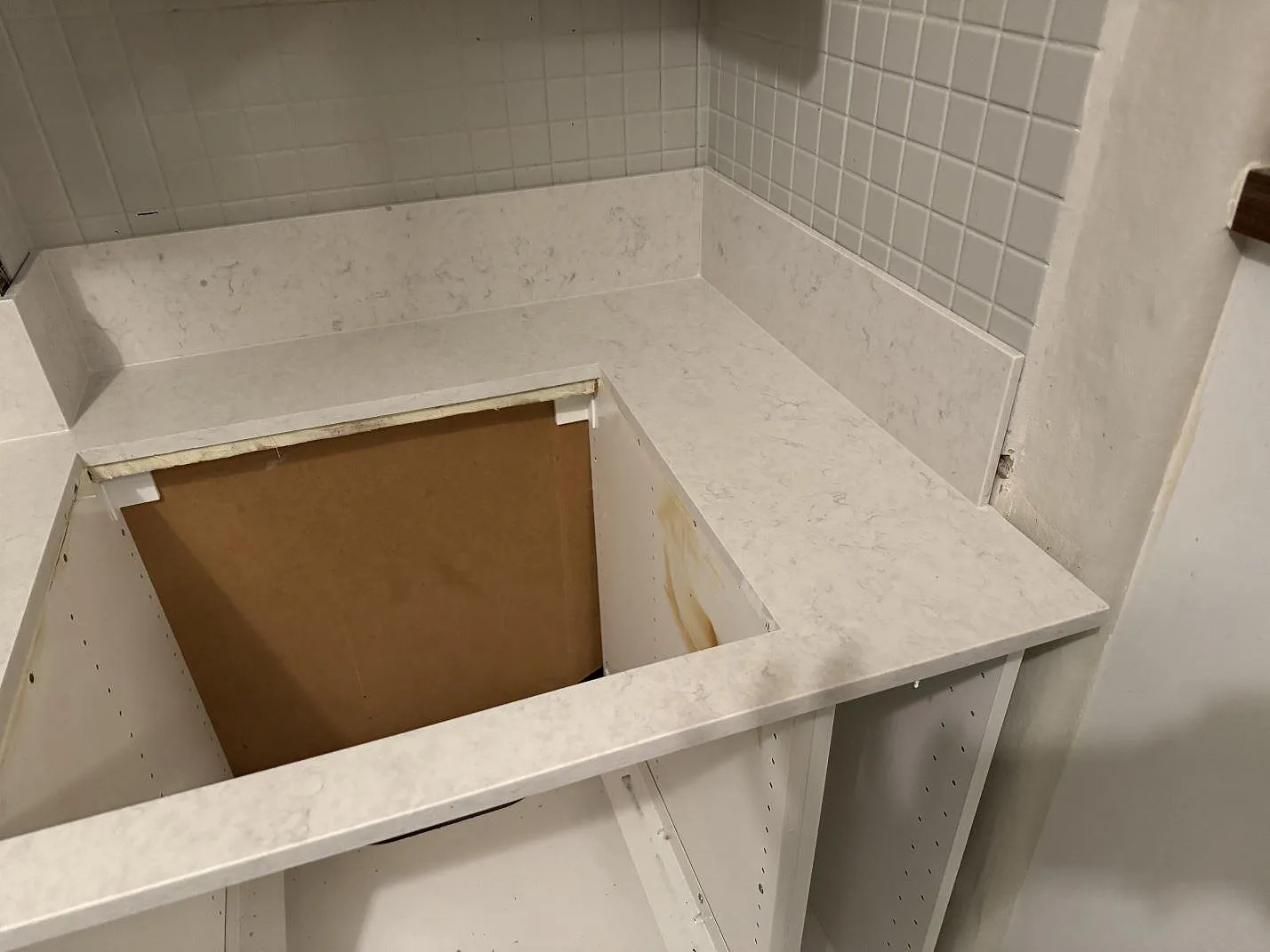 Køkkenbordplade i Silestone Snowy Ibiza, Göteborg – billede 6