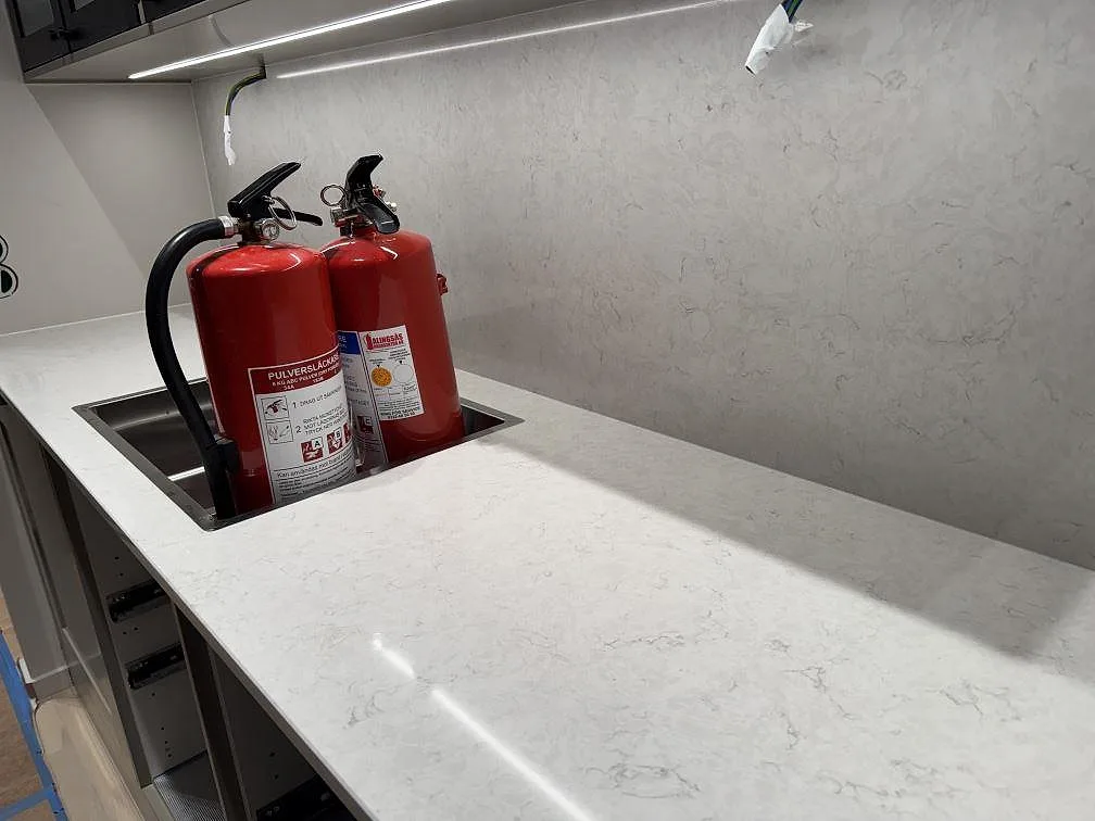 Køkkenbordplade i Silestone Snowy Ibiza, Göteborg – billede 5
