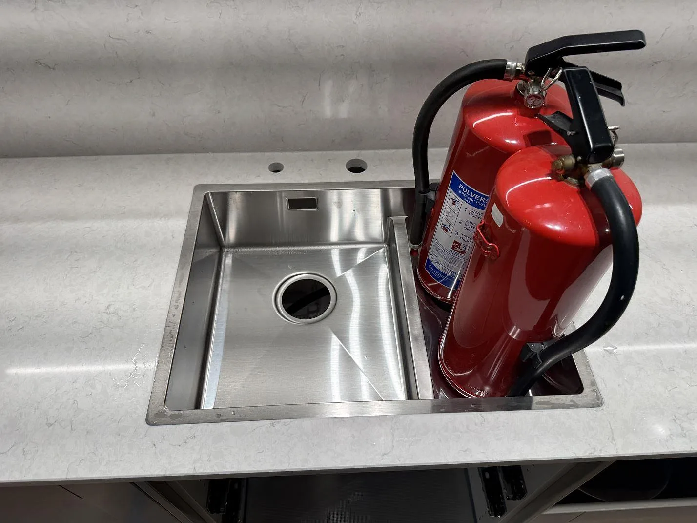 Køkkenbordplade i Silestone Snowy Ibiza, Göteborg – billede 4