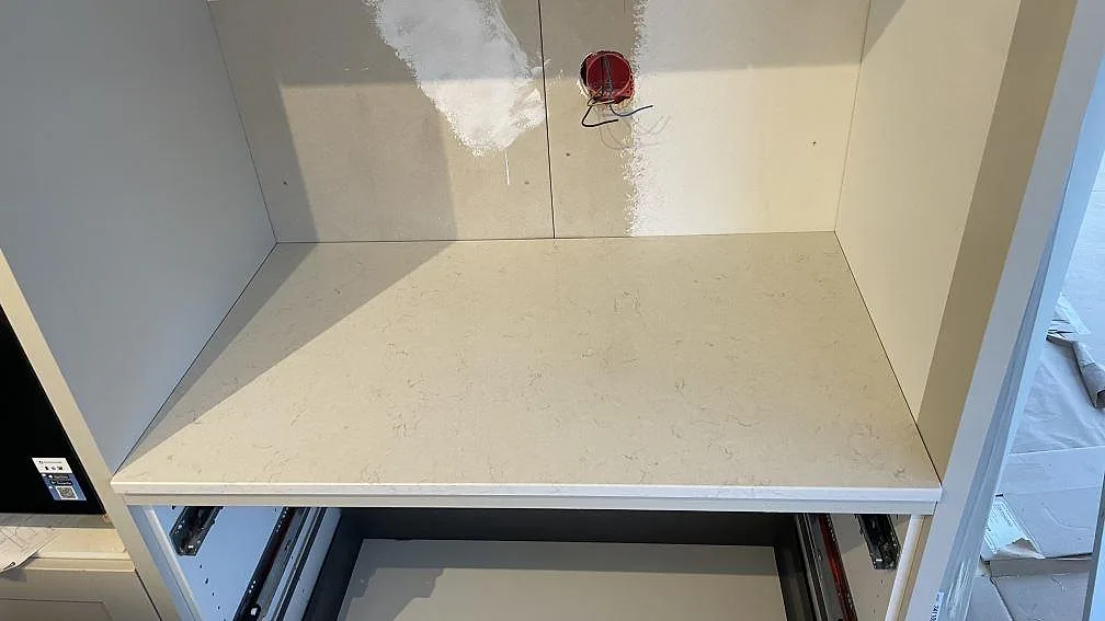 Køkkenbordplade i Silestone Snowy Ibiza, Gränna – billede 7