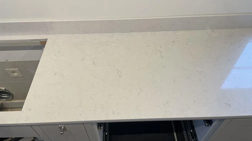 Køkkenbordplade i Silestone Snowy Ibiza, Gränna – billede 5