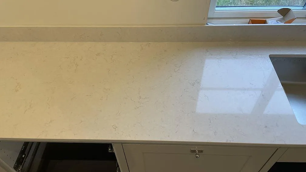 Køkkenbordplade i Silestone Snowy Ibiza, Gränna – billede 4
