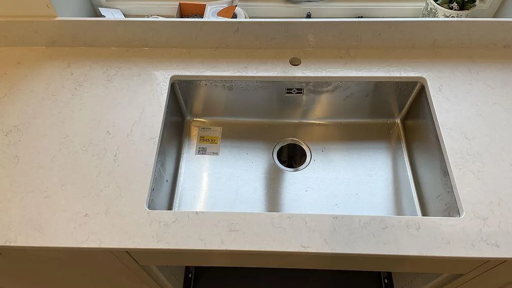 Køkkenbordplade i Silestone Snowy Ibiza, Gränna – billede 2