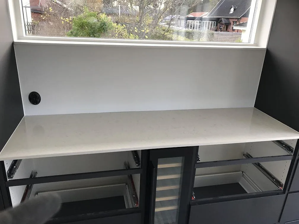 Køkkenbordplade i Silestone Snowy Ibiza, Häljarp – billede 5