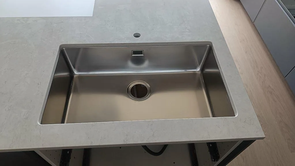Køkkenbordplade i Silestone Snowy Ibiza, Häljarp – billede 2