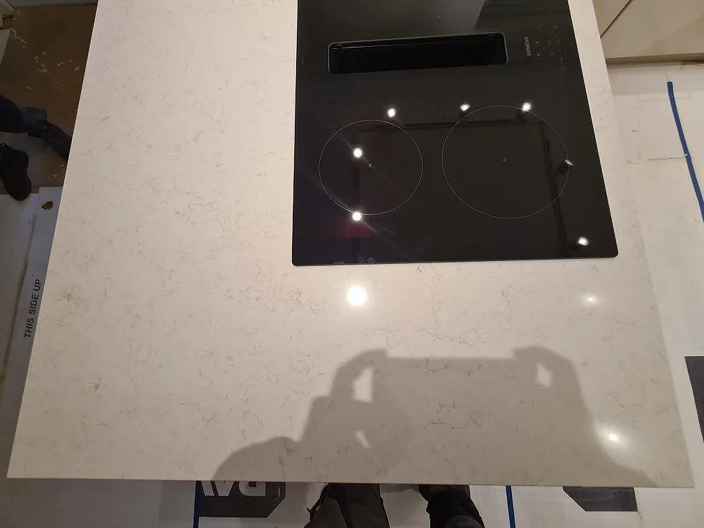 Køkkenbordplade i Silestone Snowy Ibiza, Hässelby – billede 2