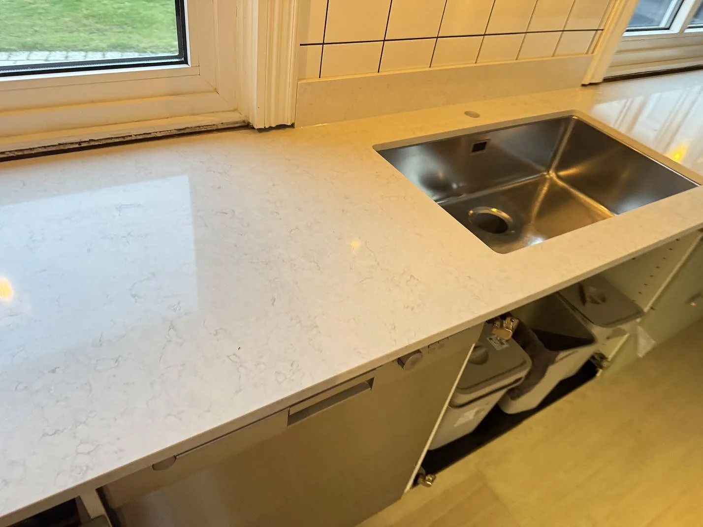 Køkkenbordplade i Silestone Snowy Ibiza, Halmstad – billede 3
